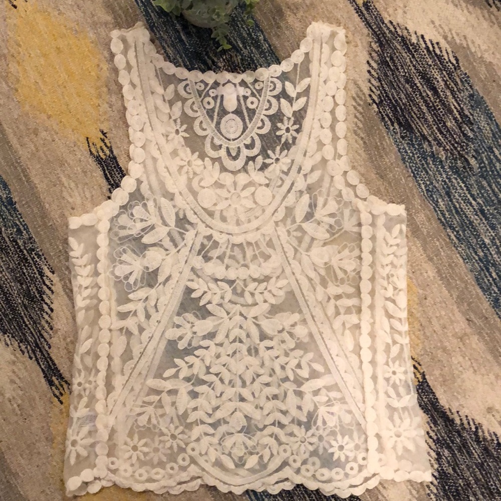 Xhilaration Sleeveless Lace Top - Picture 2 of 7